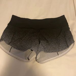 Lulu lemon 2.5 inch shorts